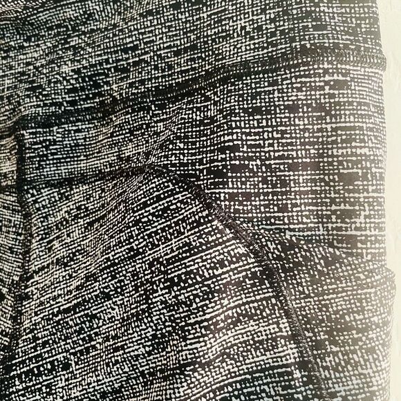 Lululemon Athletica Black and White Leggings High Waist Performance - Picture 6 of 9